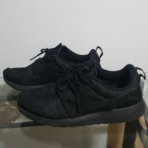 LIM. ED. Nike Roshe Runs